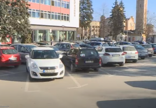 Ogrebao tuđe auto, pa ostavio urnebesnu poruku (FOTO)