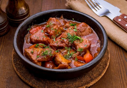 Prijedlog za danas : Sočne juneće šnicle u sosu