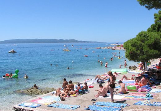 Briga manje uz polisu u putnoj torbi