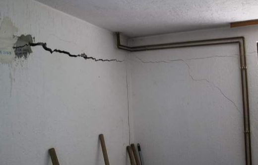 Aktiviralo se klizište, ispucali zidovi na jednoj kući