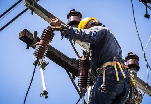 Radnike Elektrodistribucije dočekao s repetiranom puškom