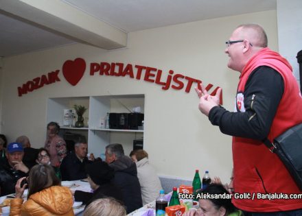 Mladić iz Banjaluke donirao 160 vekni hljeba “Mozaiku prijateljstva”