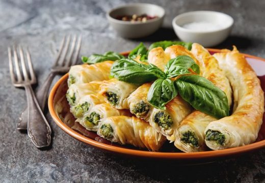 Prijedlog za danas: Pita sa srijemošem i krompirom (VIDEO)