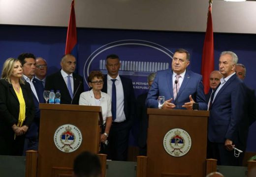 Čašćavanje uvredama i tužbama: I duša političara zna da zaboli