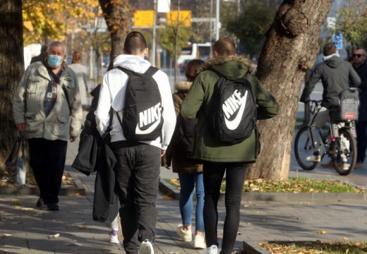 Evo kad djeca i trudnice imaju pravo na osiguranje mimo roditelja i supružnika