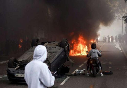 Haos u Francuskoj se nastavlja: Uhapšeno skoro 500 osoba