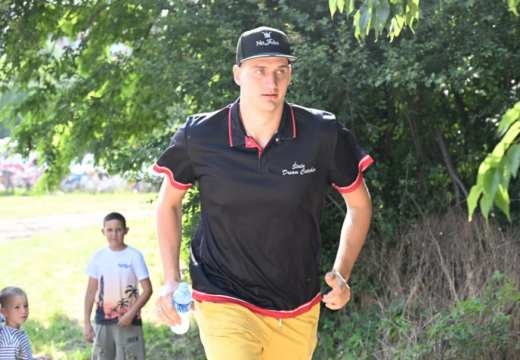 Jokić opkoljen čamcima dok je plovio Tarom, pa dobio gromoglasne ovacije (VIDEO)