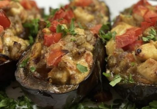 Prijedlog za danas: Patlidžan punjen piletinom i povrćem