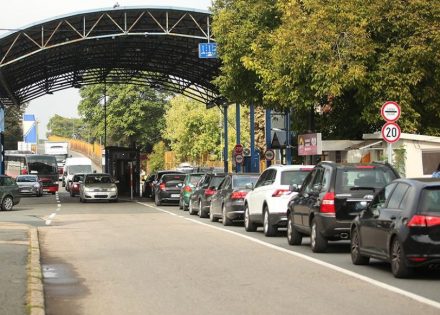 Pojačana frekvencija vozila na prelazu u Gradišci