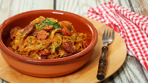 Prijedlog za danas: Zapečeni mladi kupus sa suvim mesom