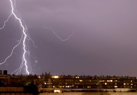 Stiže superćelijska oluja s velikim gradom, MOGUĆA I TORNADA