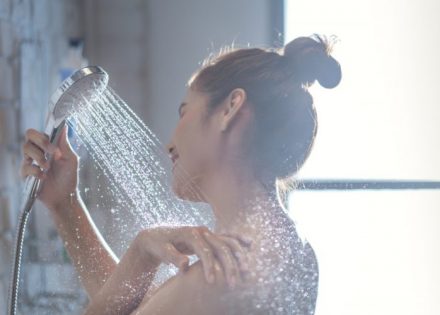 Ne tuširajte se tokom grmljavine: Stručnjaci objasnili zašto to može biti izuzetno opasno