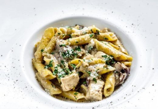 Prijedlog za danas: Tjestenina sa piletinom i pečurkama