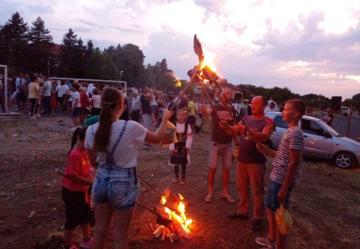  Večeras tradicionalno paljenje lila