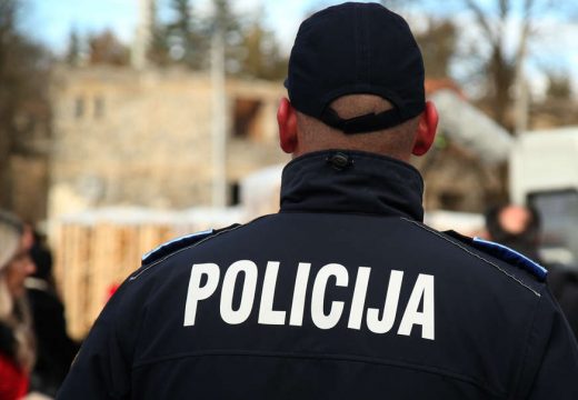 Tragedija kod Živinica: Vozač četvorotočkaša poginuo, suvozač na liječenju
