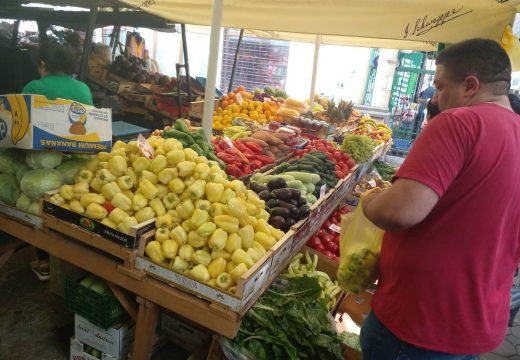 Bijeljinska Zelena pijaca: Kada izda godina (Foto)