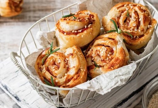 Lisnati pužići sa slaninom i kačkavaljem