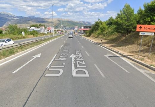 Auto sletio s ceste,covjeku se bore za život