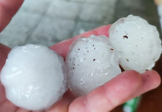 Nevrijeme u Sloveniji, dijelovi zemlje bez struje, pao grad veličine jaja