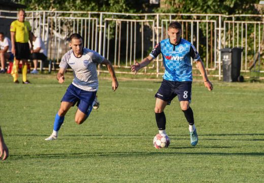 Radnik spreman za premijeru sa Slavijom