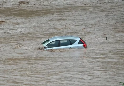 Prva žrtva poplava u Sloveniji: U Kamniku poginuo stariji muškarac