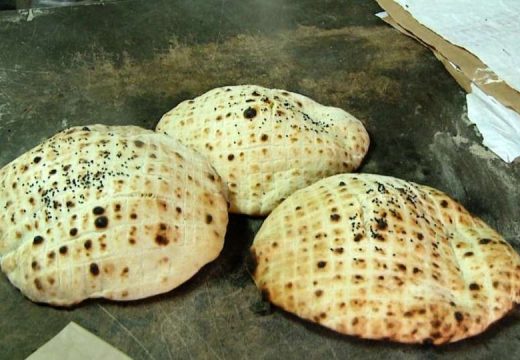 Bosanski somun: Najbolje se slaže uz domaći kajmak, topi se sve u ustima (VIDEO)