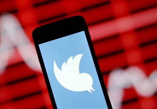 iPhone telefoni sa starom Twitter aplikacijom se prodaju za čak 25.000 dolara