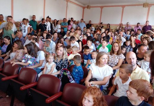 Bijeljina: Đaci prvaci na prvom času (FOTO)