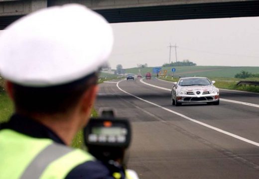 Da li i vi upozoravate druge vozače na prisustvo policije?