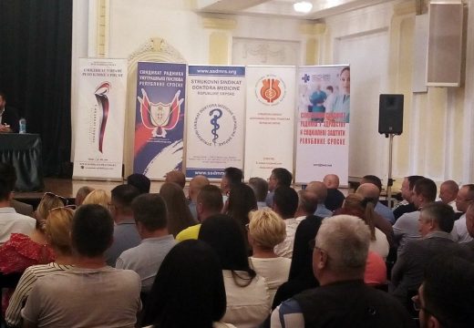 Doktori, policija, medicinari i uprava u RS izlaze na ulice