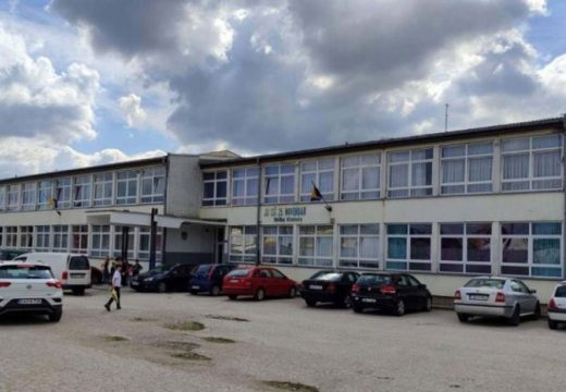 Još jedna škola donijela odluku: Učenicima i nastavnicima zabranjeni mobilni telefoni