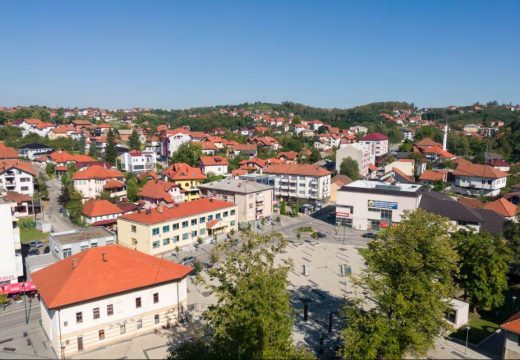 Nakon masakra u Gradačcu: Smijenjen načelnik PU, suspendovan i njegov zamjenik