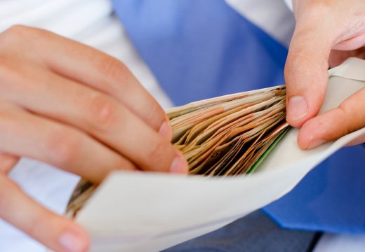 Budžetski korisnici u Srpskoj ne treba da se nadaju povećanju plata u naredne tri godine