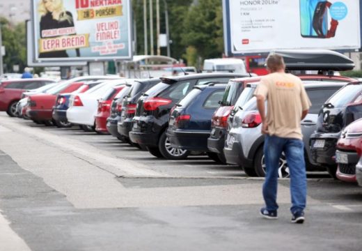 Platio 119 evra za dva sata parkinga
