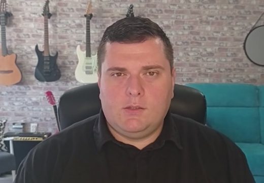 Profesor iz Bijeljine pomaže učenicima da lakše savladaju gradivo (Video)