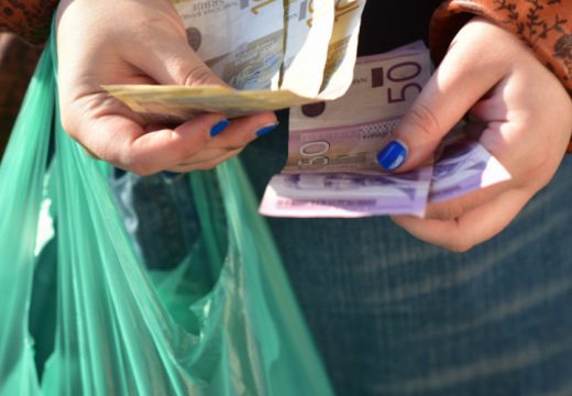 Radnik sa prosječnom platom za litar ulja radi 25 minuta, za veš mašinu osam dana