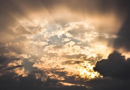 Sutra toplo i umjereno oblačno sa sunčanim intervalima