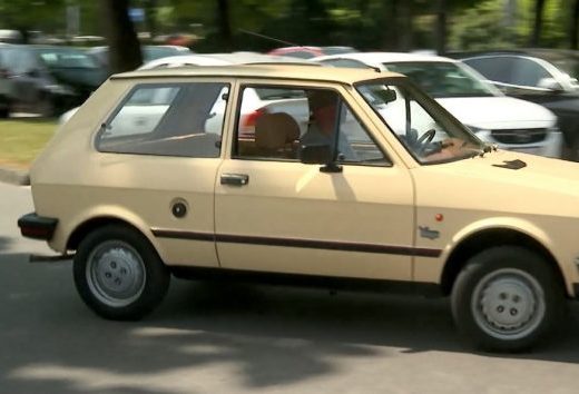 Vozi Yugu ulicama Chicaga, a iz njega ‘trešti’ turbo-folk muzika