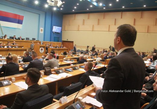 Vukanoviću zaprijetila supruga: “Ili ja ili Stevandić”