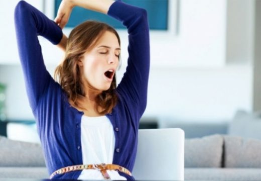 Zašto se osjećamo pospano nakon jela?