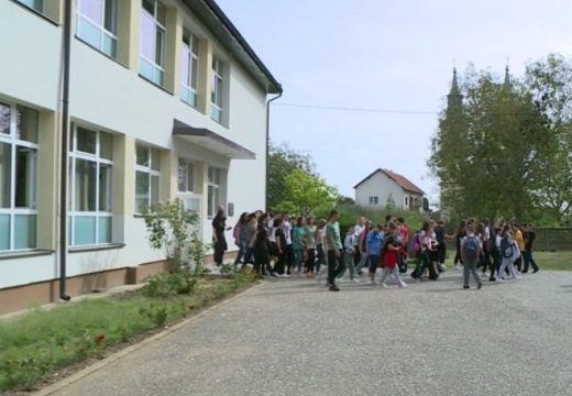 OŠ “Petar Kočić” iz Broca kod Bijeljine među rijetkim u Srpskoj sa sve većim brojem prvačića (Video)