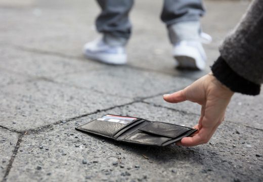 Njihov potez oduševio ljude: Dječak pronašao novčanik i odmah obavijestio roditelje