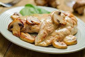 Bijelo meso u sosu od šampinjona