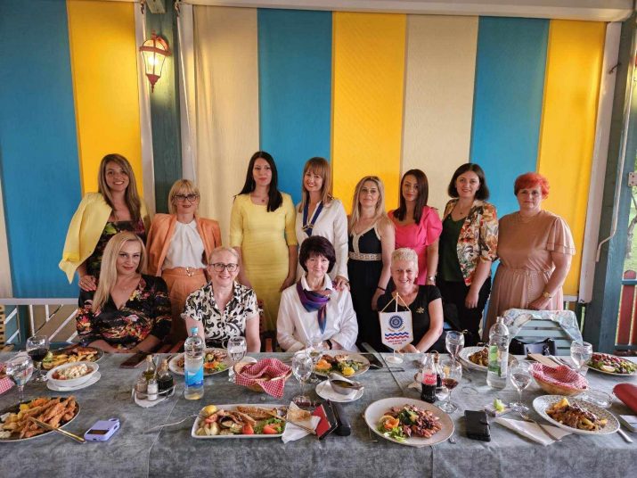 inner_wheel_klub_bijeljina__slu__enje_dru__tvenoj_zajednici_i_dru__enje_primaran_cilj146.jpeg