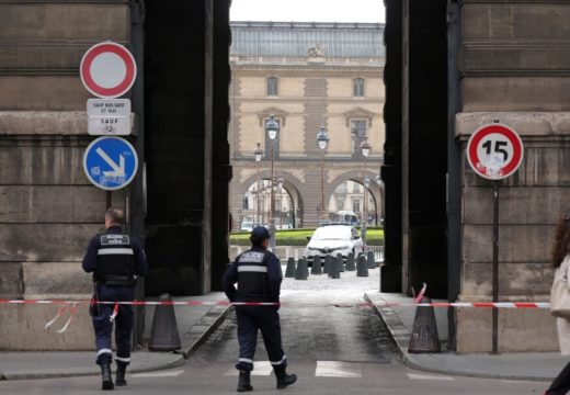 Nakon Luvra i Versajske palate, evakuisana i željeznička stanica u Parizu