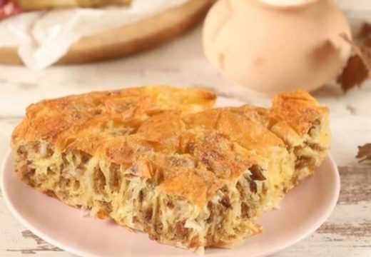 Napravite pitu sa koljenicom i obradujte članove porodice