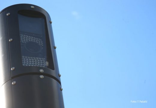 Novi radar lovi bahate vozače u Srpskoj, evo kada počinje sa radom