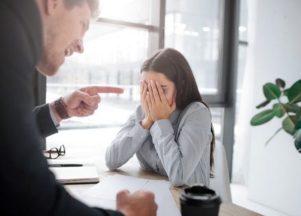 Poslodavci zadiranjem u privatnost dolaze do “poslušnih” radnika (Foto)