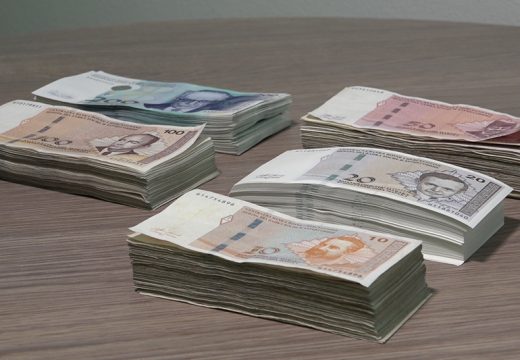 Prosječna plata u septembru iznosila 1.277 KM