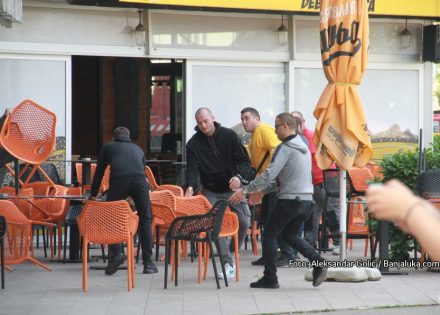 Radnici hotela Bosne spasavaju šta se spasiti može (Foto/Video)